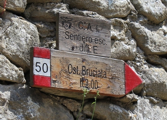 Today the passo is part of the network of hiking trails throughout the Apennine Mountains.